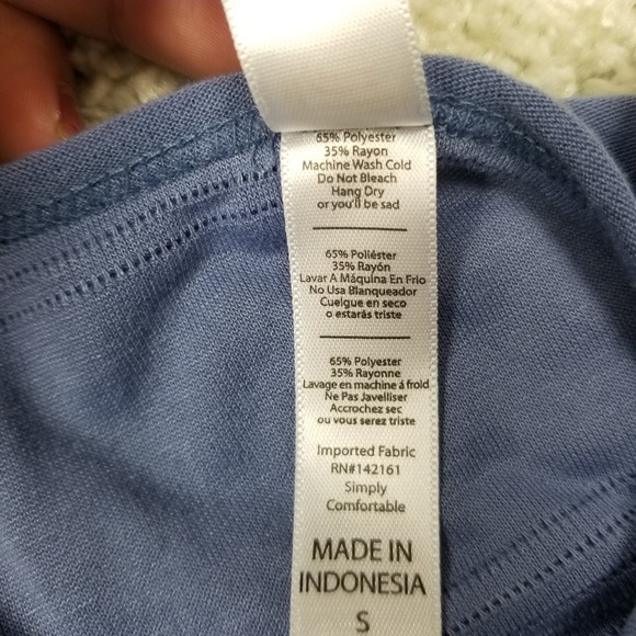 ⬇️🌹 Lularoe (S) Striped Sky Blue Tshirt - Picture 7 of 7